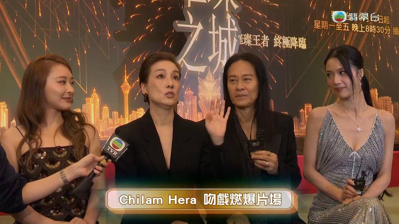 璀璨之城 蔡一智 蔡一智坐在一眾女演員中間接受訪問(圖片來源:TVB)