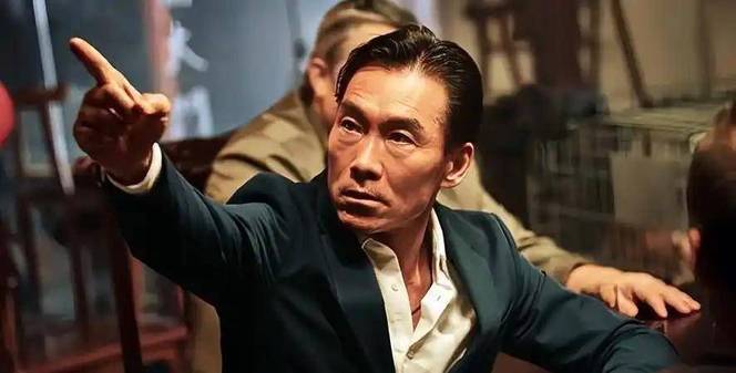 鄭浩南 杜琪峯 鄭浩南大爆拍這場戲,一句對白 NG 咗三十幾次!(圖片來源:《黑社會2以和為貴》劇照)