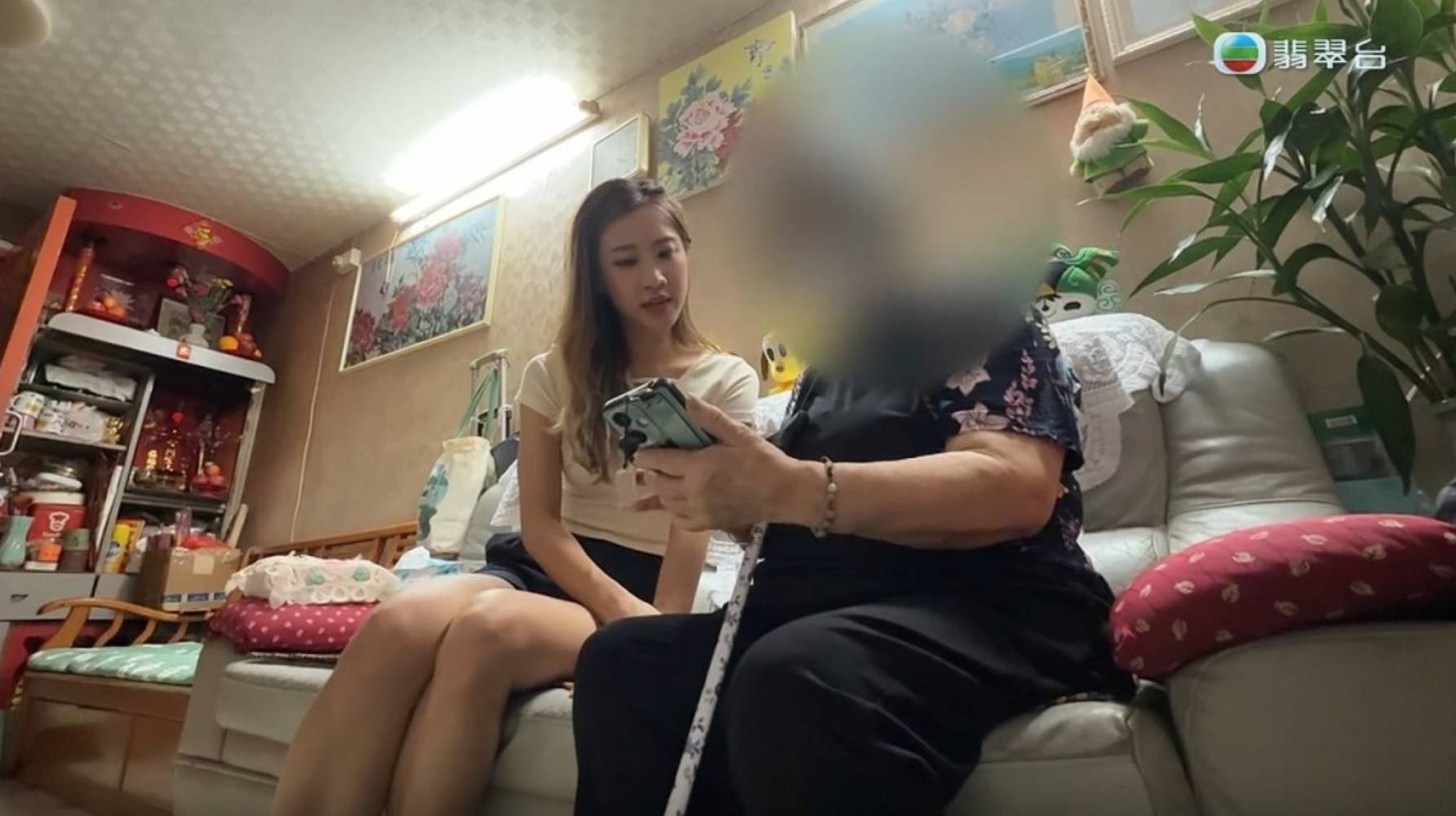 東張西望 遺產爭議 《東張西望》向吳婆婆了解事件的來龍去脈。(圖片來源:TVB)