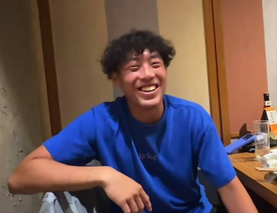 黃澤林 陳康堤 黃澤林昨日作客網絡頻道JFFT飯局直播,去到尾聲時米爺突然追問其最新感情狀況,Coleman直接以一句「冇呀,完咗啦」回應,大方承認已經同康堤分手!(圖片來源:YouTube@JFFT)