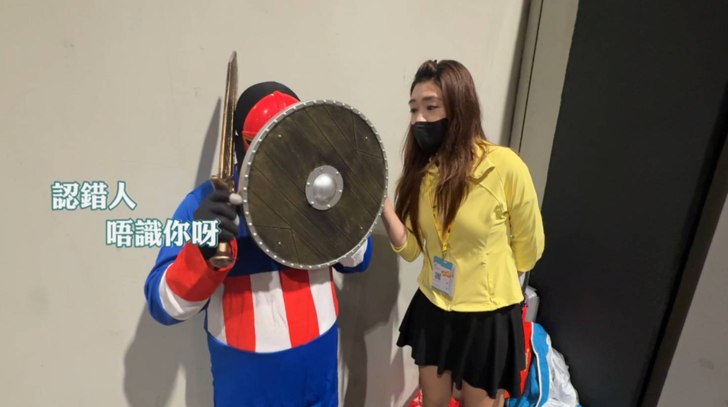 東張西望 非禮案 扮成美國隊長戴iron man面具的涉事男子初時矢口否認是非禮案當事人。(圖片來源:TVB)